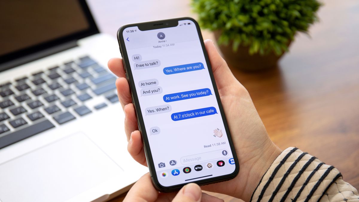 How phishing scammers are exploiting a quirky iMessage feature