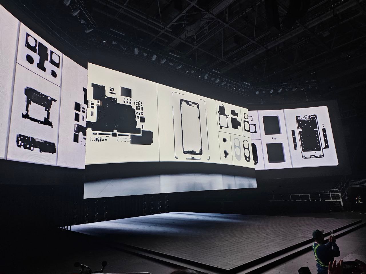 Samsung’s New Galaxy S25: Borrowing over a dozen iPhone traits, claims Macworld