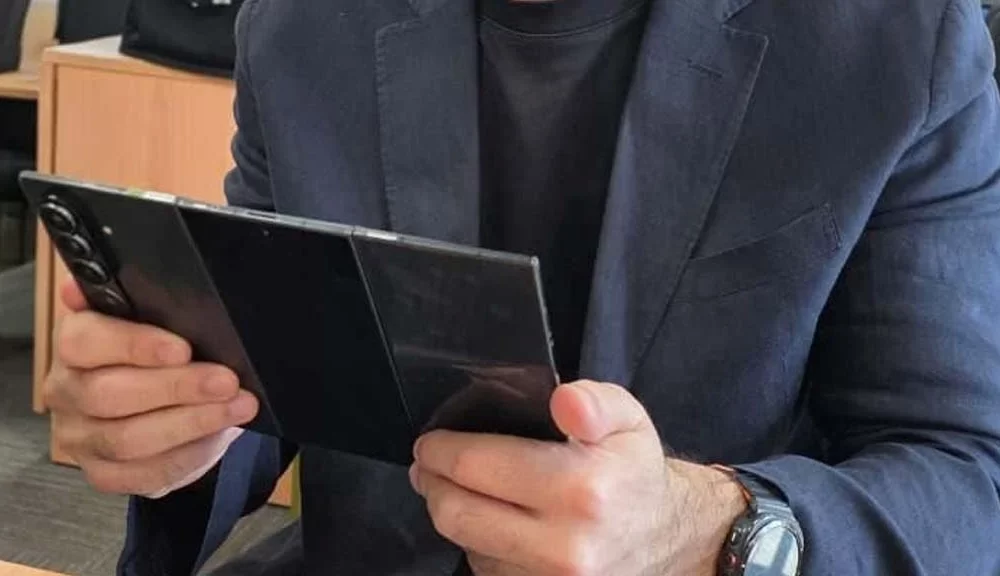 Tri-Fold
